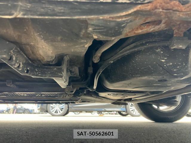 Toyota PRIUS 2014-06 8797184-12