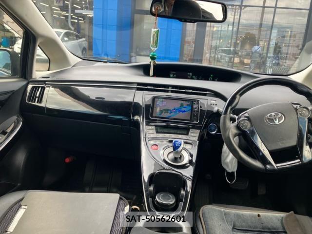 Toyota PRIUS 2014-06 8797184-14