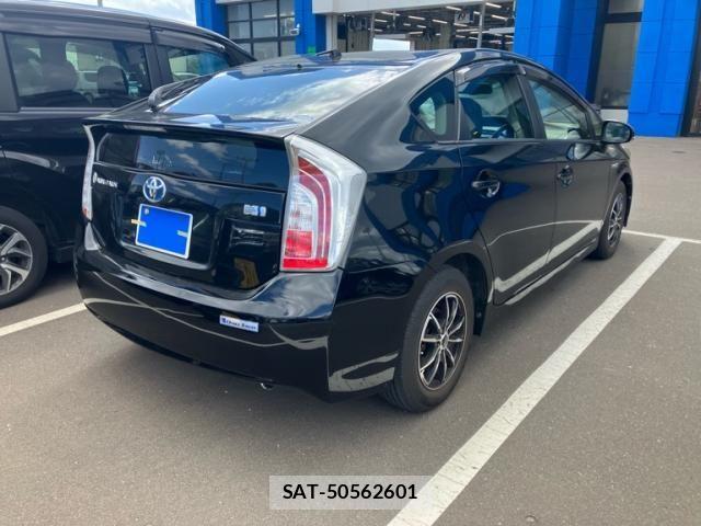 Toyota PRIUS 2014-06 8797184-5