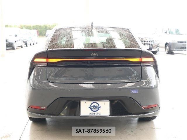 Toyota PRIUS 2023-10 8797143-21
