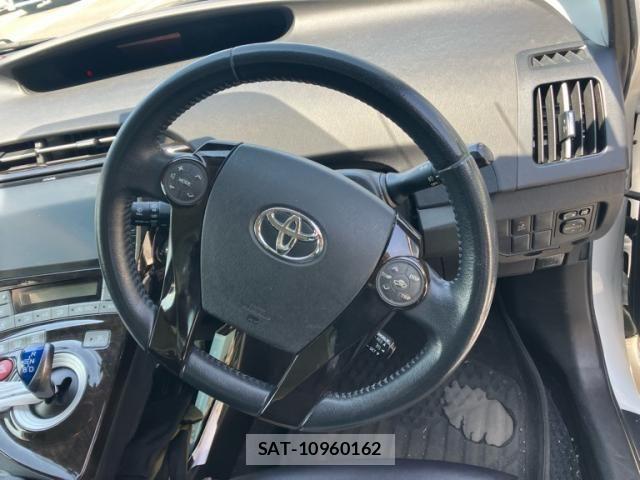 Toyota PRIUS 2014-03 8797176-9