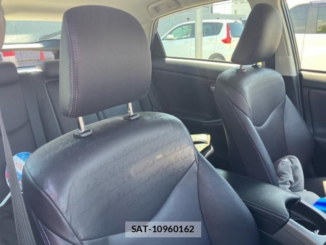 Toyota PRIUS 2014-03 8797176-10