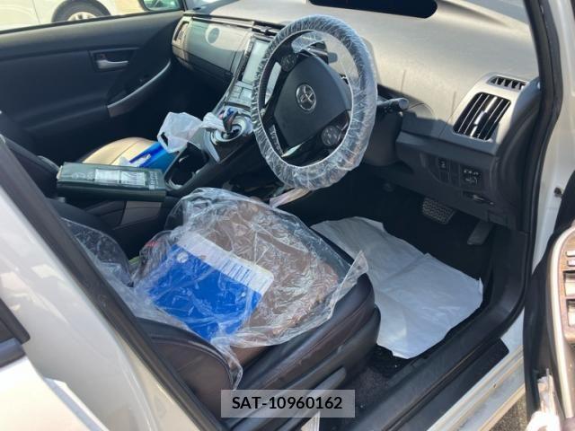 Toyota PRIUS 2014-03 8797176-13