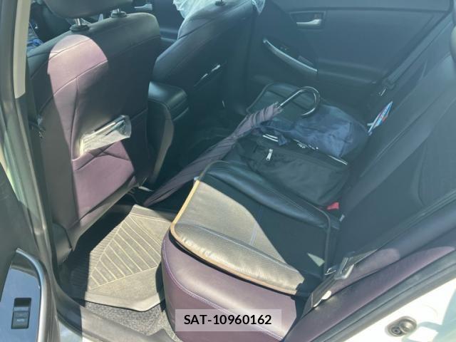 Toyota PRIUS 2014-03 8797176-15