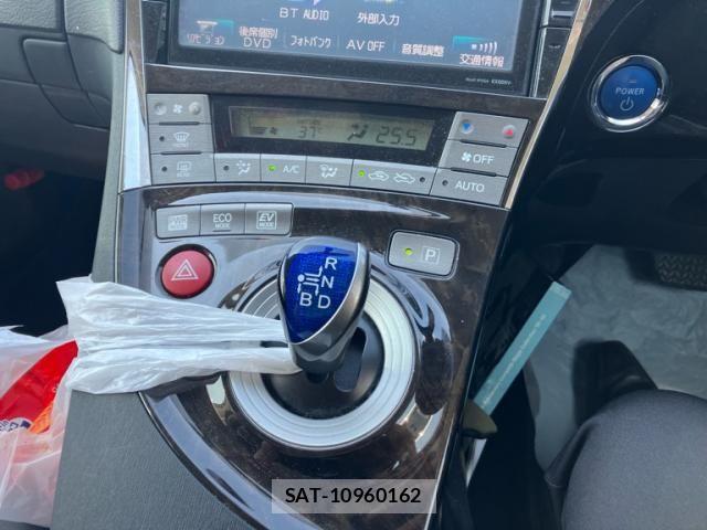 Toyota PRIUS 2014-03 8797176-23