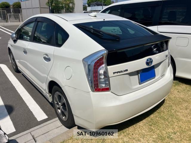 Toyota PRIUS 2014-03 8797176-2