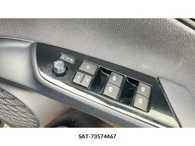 Toyota PRIUS 2015-12 8797172-13