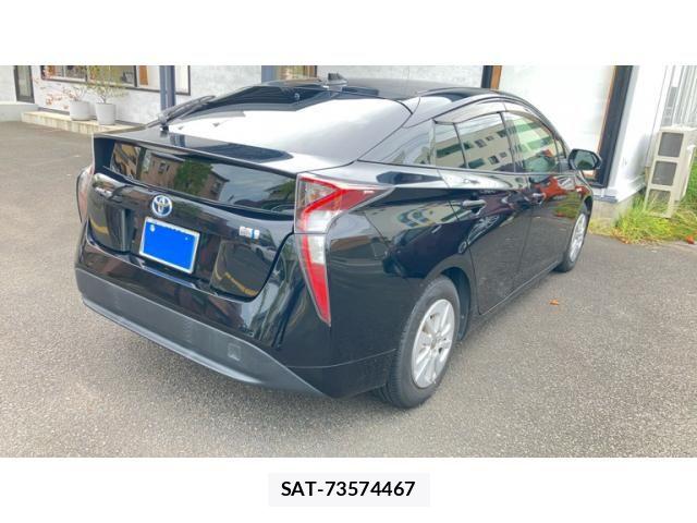 Toyota PRIUS 2015-12 8797172-3