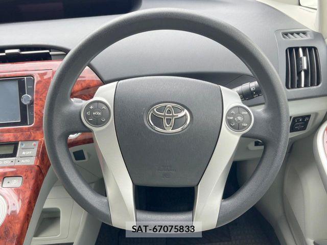 Toyota PRIUS 2013-12 8797174-10