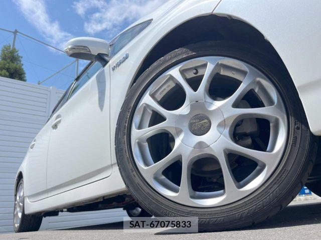 Toyota PRIUS 2013-12 8797174-11