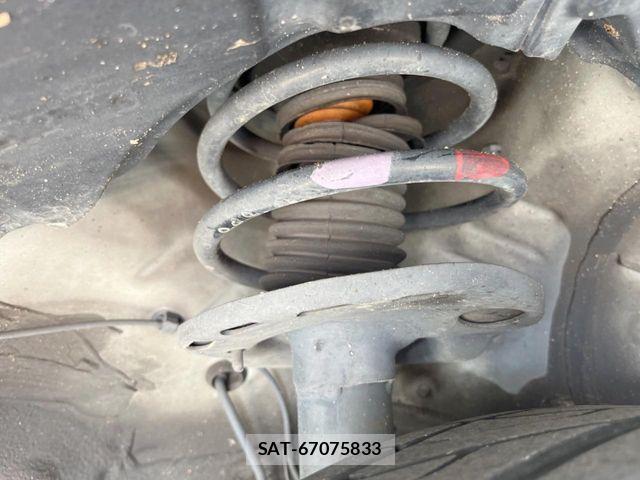 Toyota PRIUS 2013-12 8797174-19