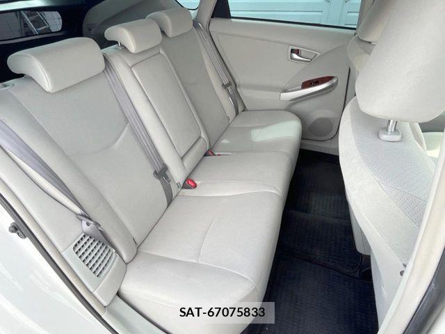 Toyota PRIUS 2013-12 8797174-8