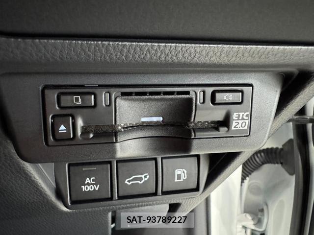 Toyota PRIUS 2023-09 8797138-18