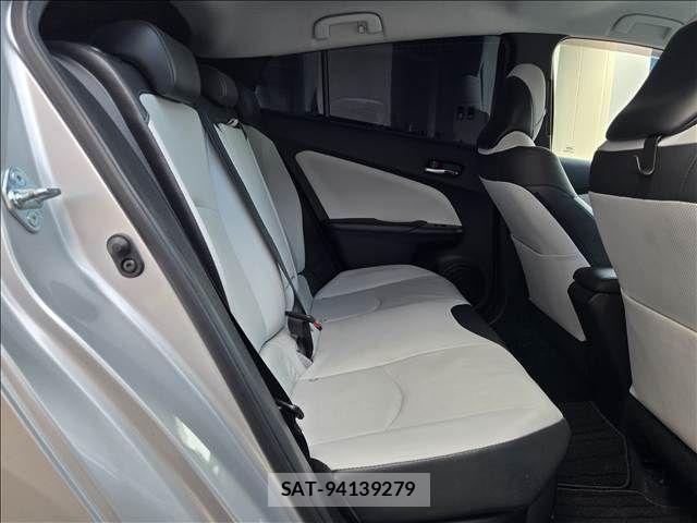 Toyota PRIUS 2016-05 8797166-11