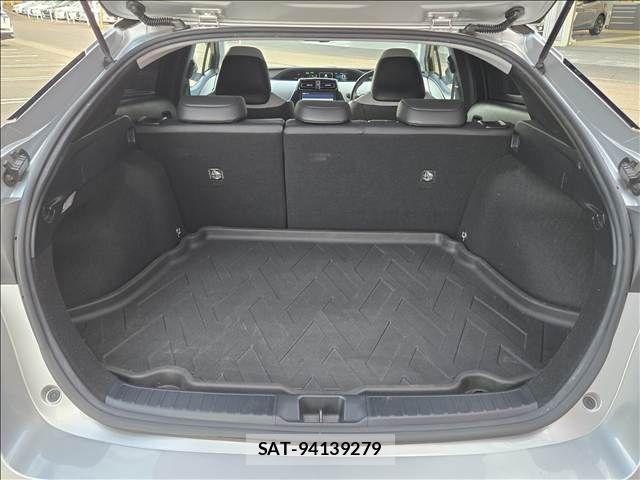 Toyota PRIUS 2016-05 8797166-12