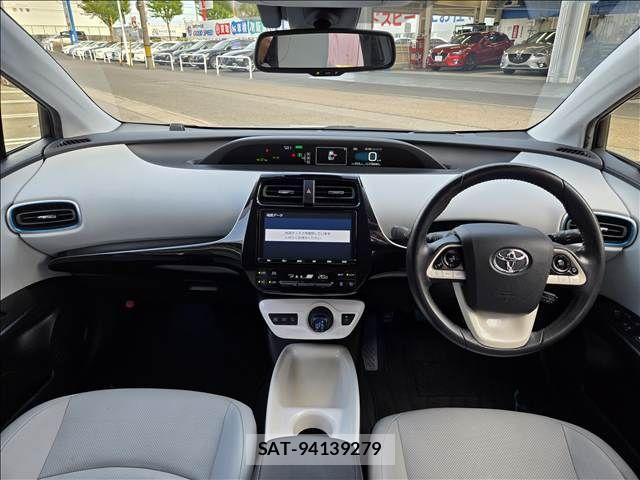 Toyota PRIUS 2016-05 8797166-1