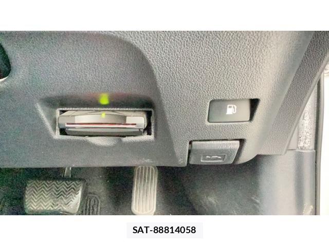 Toyota PRIUS 2018-06 8797169-9