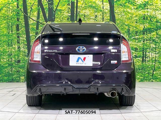 Toyota PRIUS 2013-09 8797168-14