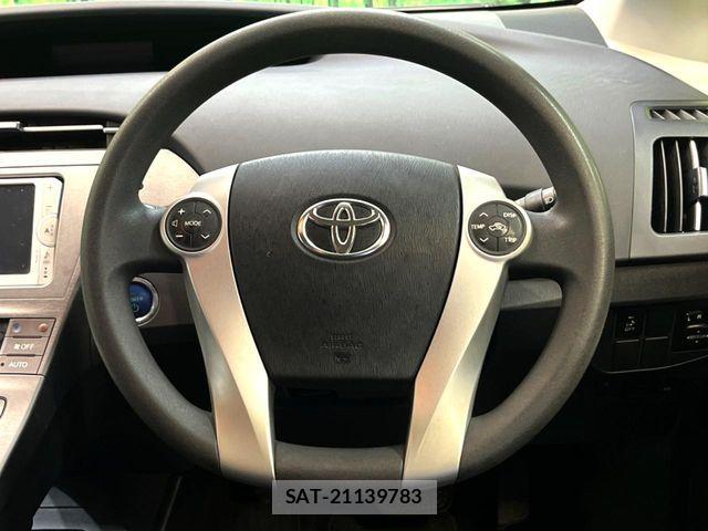 Toyota PRIUS 2014-07 8831159-10