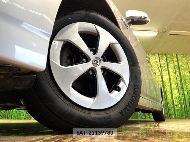 Toyota PRIUS 2014-07 8831159-12