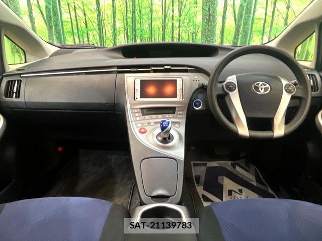 Toyota PRIUS 2014-07 8831159-1