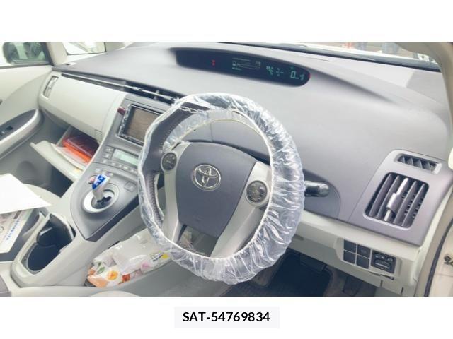 Toyota PRIUS 2011-10 8831190-10