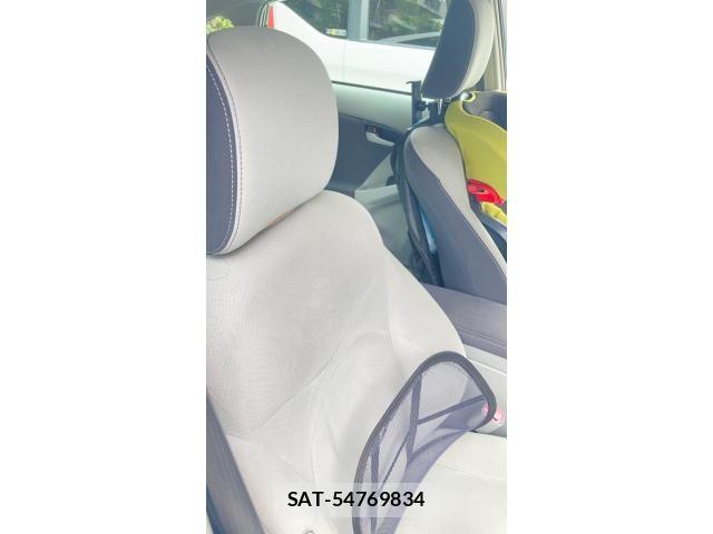 Toyota PRIUS 2011-10 8831190-11