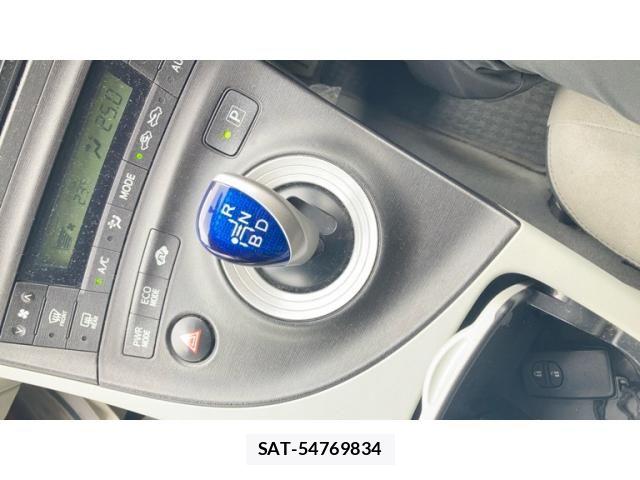 Toyota PRIUS 2011-10 8831190-18