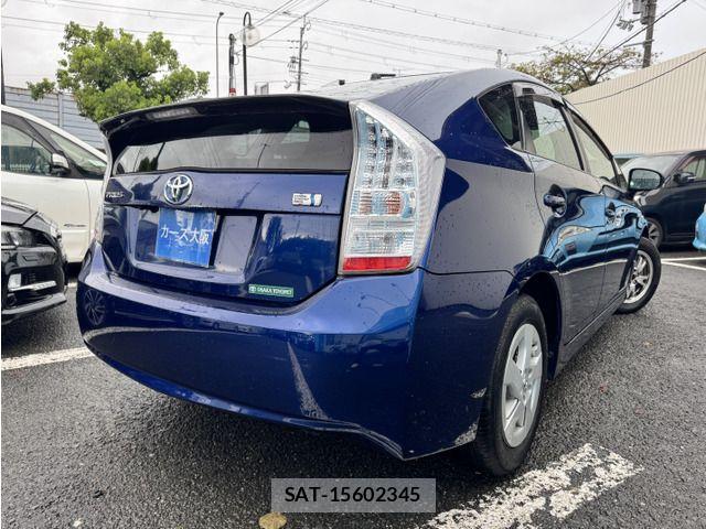 Toyota PRIUS 2009-12 8831180-3