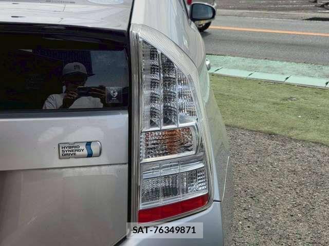 Toyota PRIUS 2009-10 8831166-15