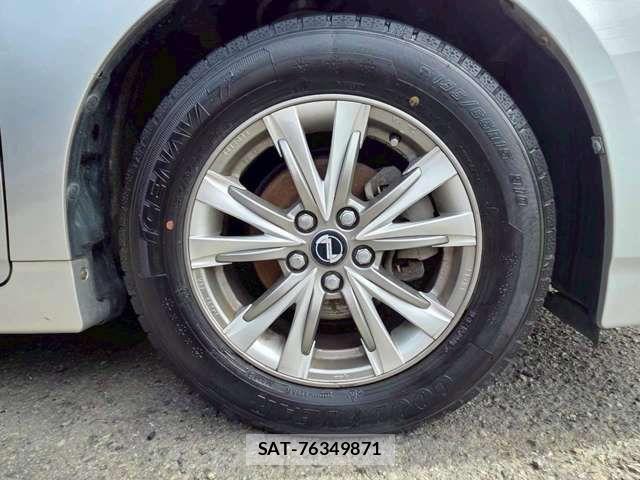 Toyota PRIUS 2009-10 8831166-18