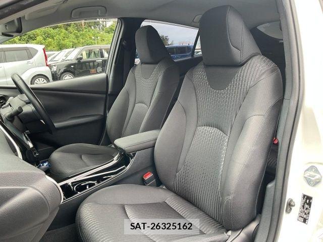 Toyota PRIUS 2018-05 8831115-10