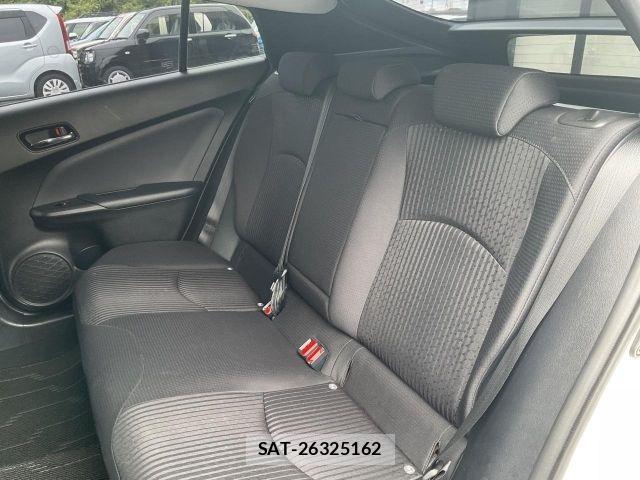 Toyota PRIUS 2018-05 8831115-12