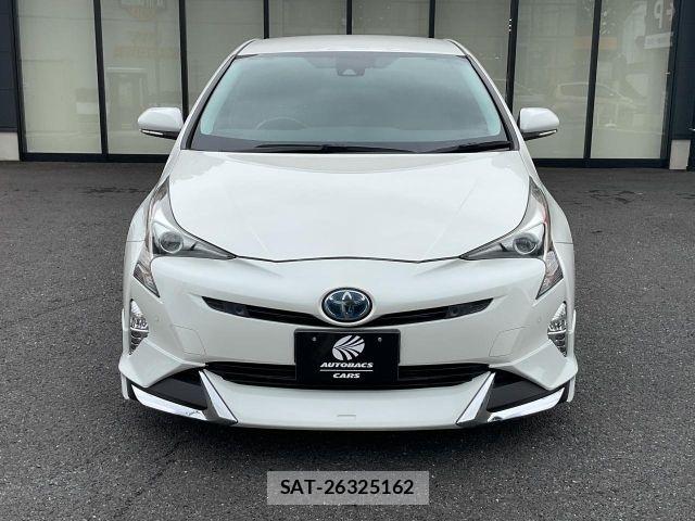 Toyota PRIUS 2018-05 8831115-3