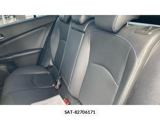 Toyota PRIUS 2017-08 8831124-11