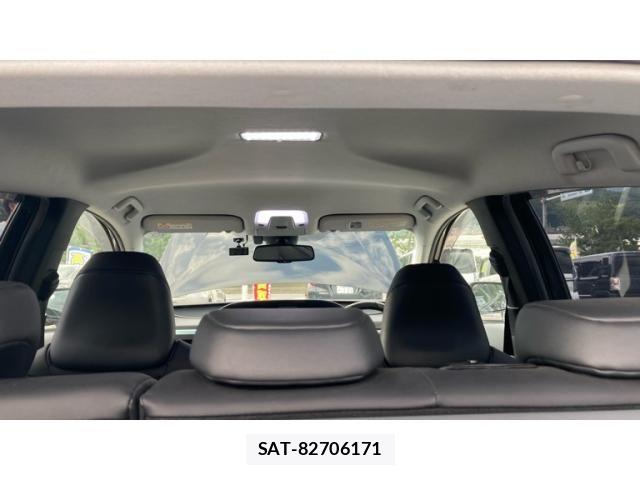 Toyota PRIUS 2017-08 8831124-12