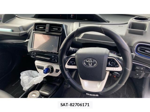 Toyota PRIUS 2017-08 8831124-16