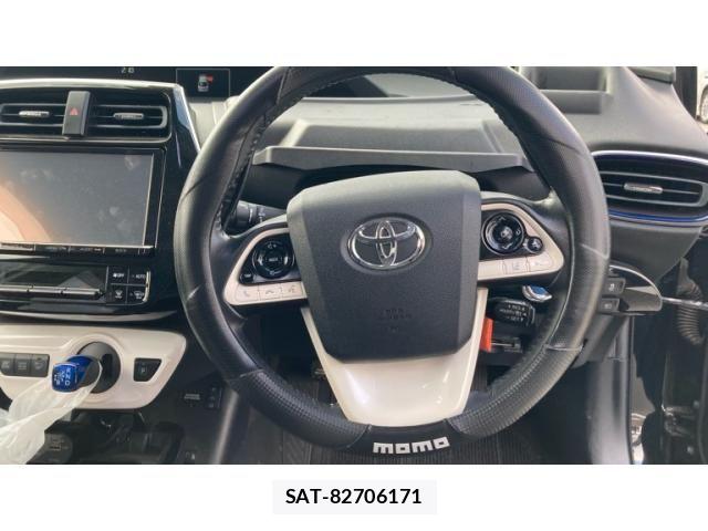Toyota PRIUS 2017-08 8831124-17