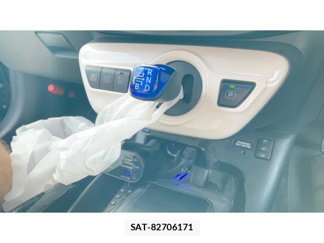 Toyota PRIUS 2017-08 8831124-23