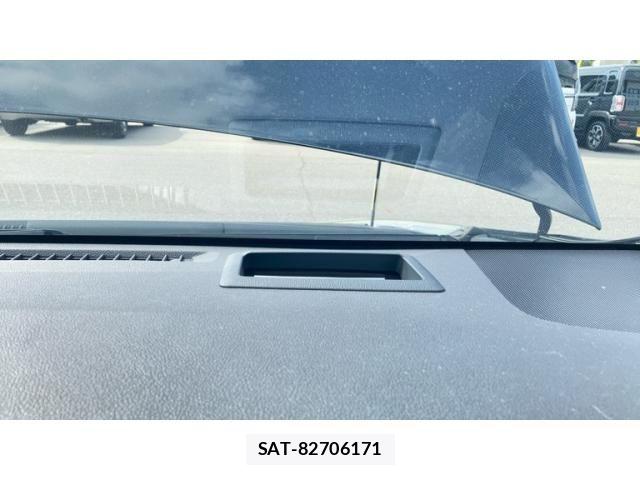 Toyota PRIUS 2017-08 8831124-27