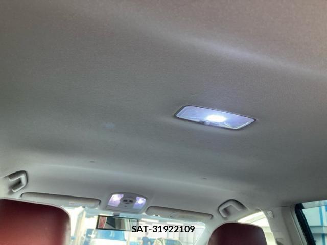 Toyota PRIUS 2012-08 8831182-9