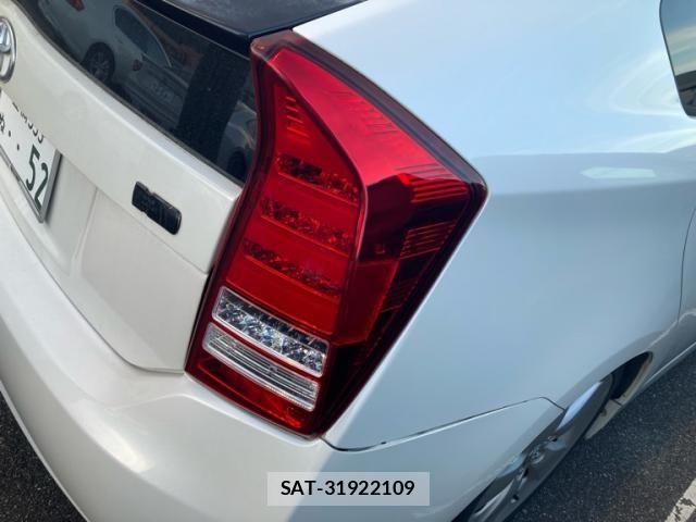 Toyota PRIUS 2012-08 8831182-12
