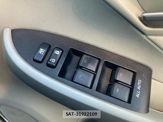 Toyota PRIUS 2012-08 8831182-13