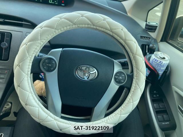 Toyota PRIUS 2012-08 8831182-16