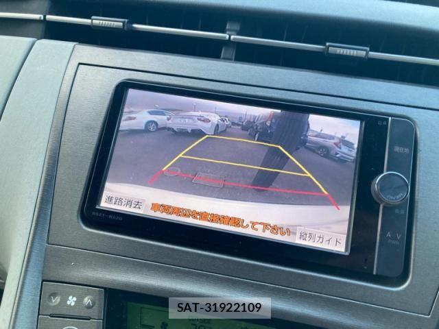 Toyota PRIUS 2012-08 8831182-19