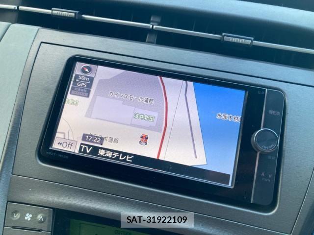 Toyota PRIUS 2012-08 8831182-21