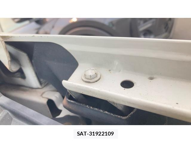 Toyota PRIUS 2012-08 8831182-23