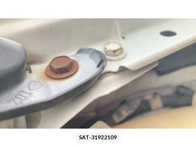 Toyota PRIUS 2012-08 8831182-24