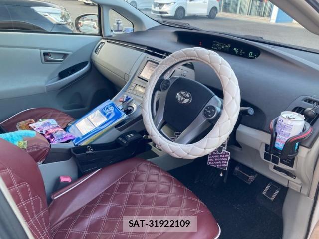 Toyota PRIUS 2012-08 8831182-4