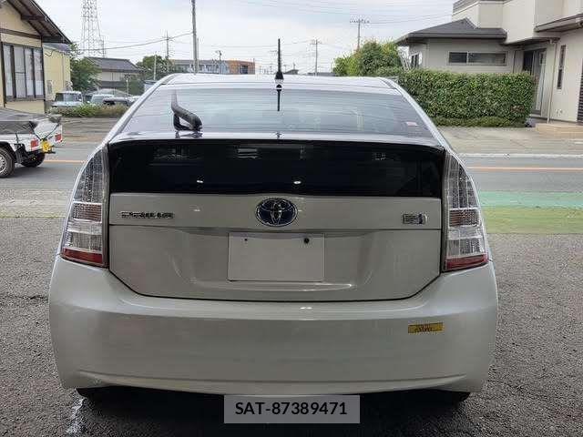 Toyota PRIUS 2009-09 8831164-8
